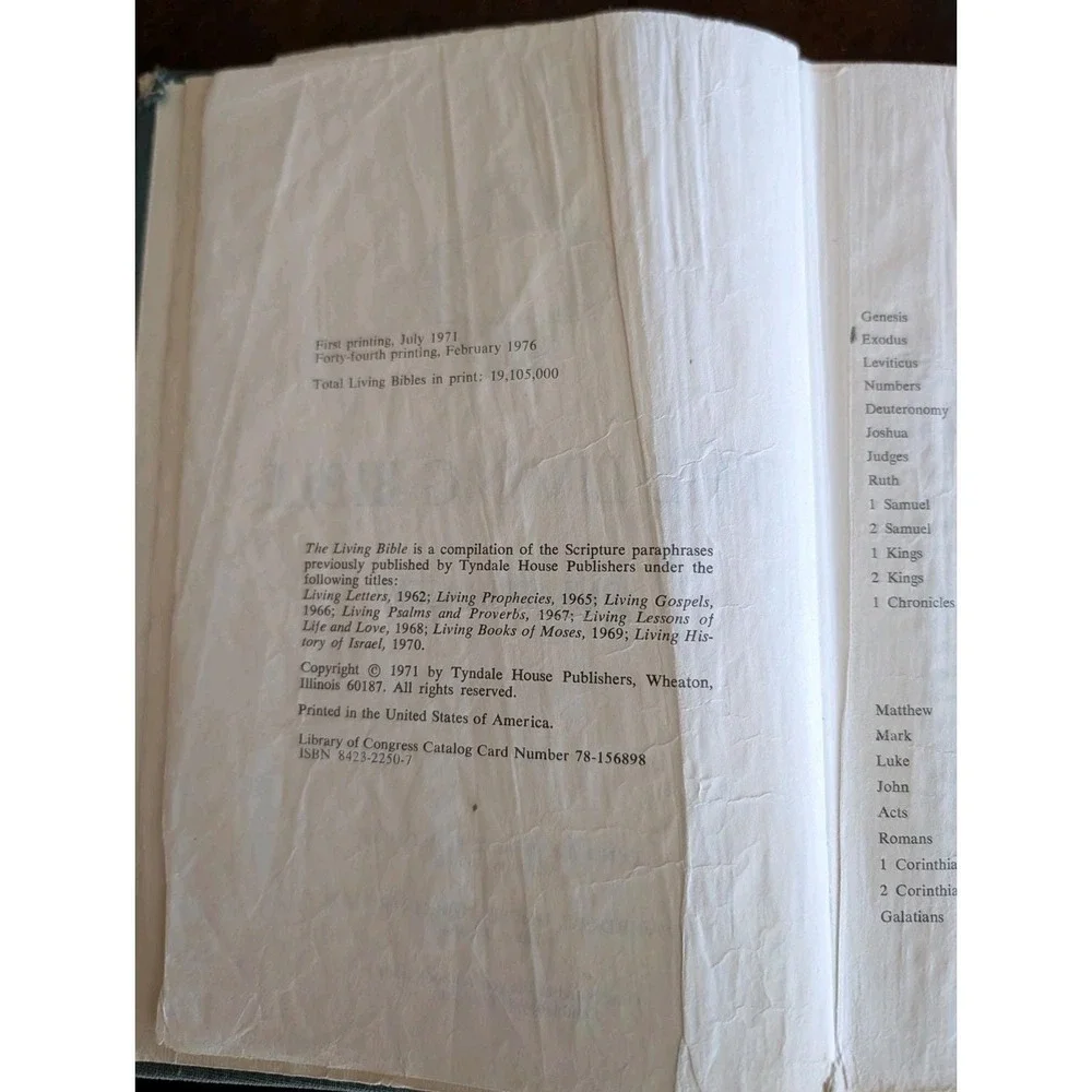 Vintage The Living Bible Paraphrased Red Letter Edition 1976 Tyndale Hardcover